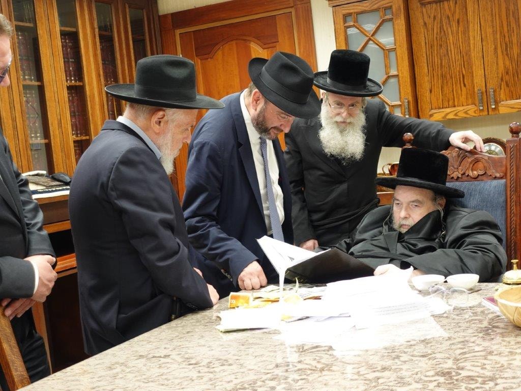 Rabbi Pini Dunner visiting the Belzer Rebbe