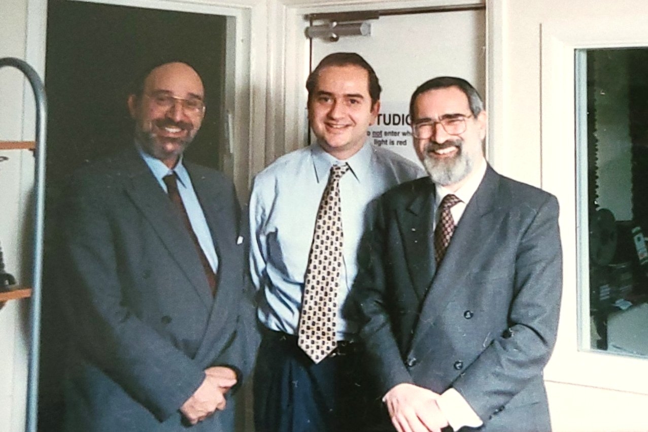 Rabbi Sacks with Rabbi Pini Dunner and his father Rabbi Aba Dunner