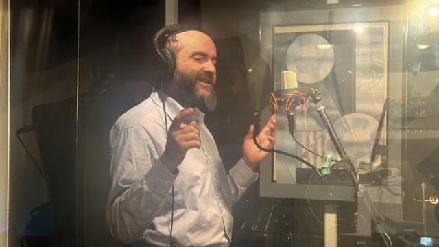 RABBI DUNNER SINGS YIGAL CALEK